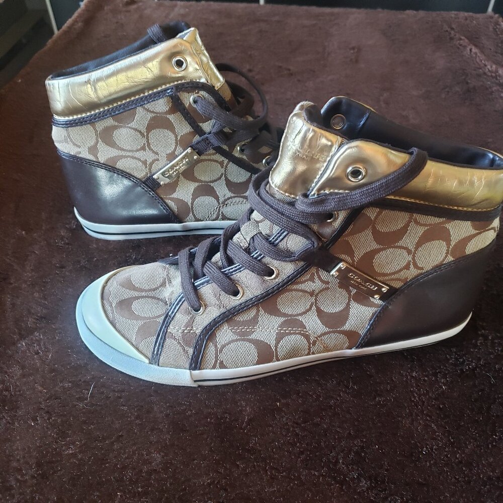 Coach New York Freesia Hightop Sneaker Size 9B Never worn